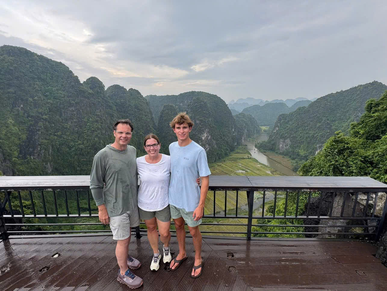 gen-h-z6870860759937_4eb9f4e4be4b5ed44a974cd8a2aa312b