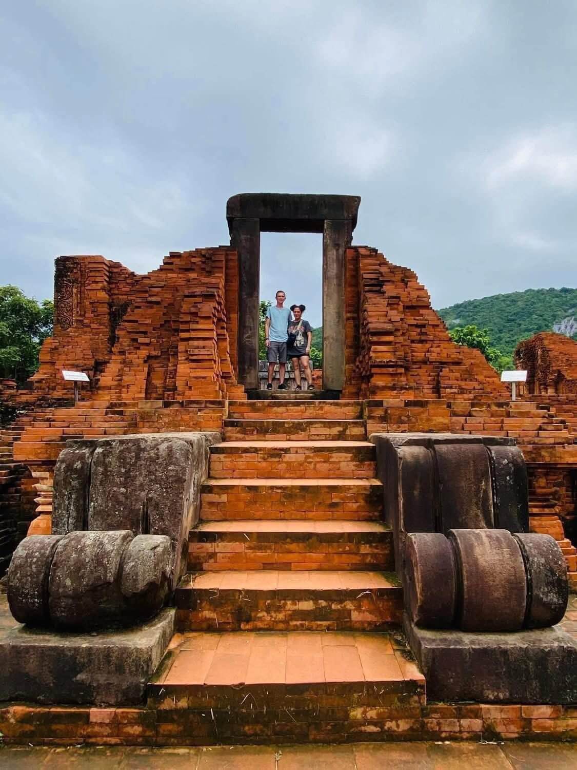 10-days-in-vietnam-highlights-landscapes-tour-4 (1)