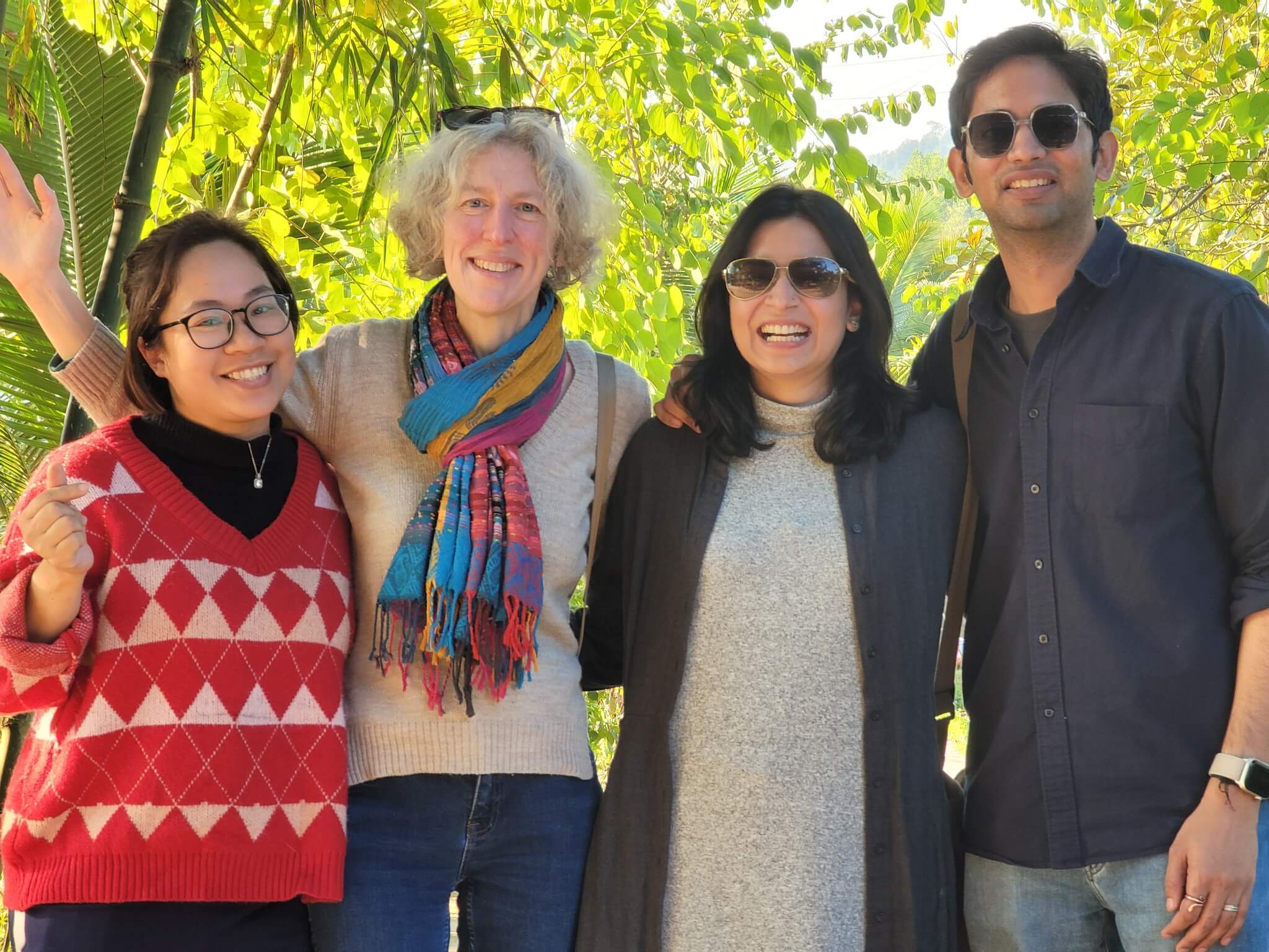 hanoi-to-mai-chau-group-tour (1)